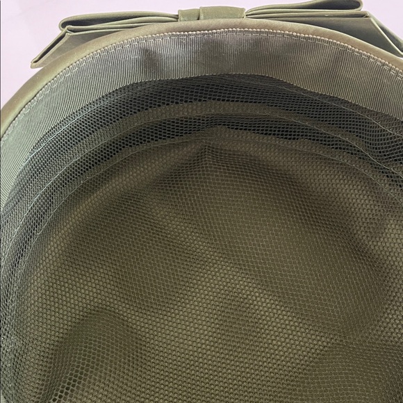 Elegant Vintage Velvet Green Pillbox Hat with Bow Detail - Picture 7 of 9